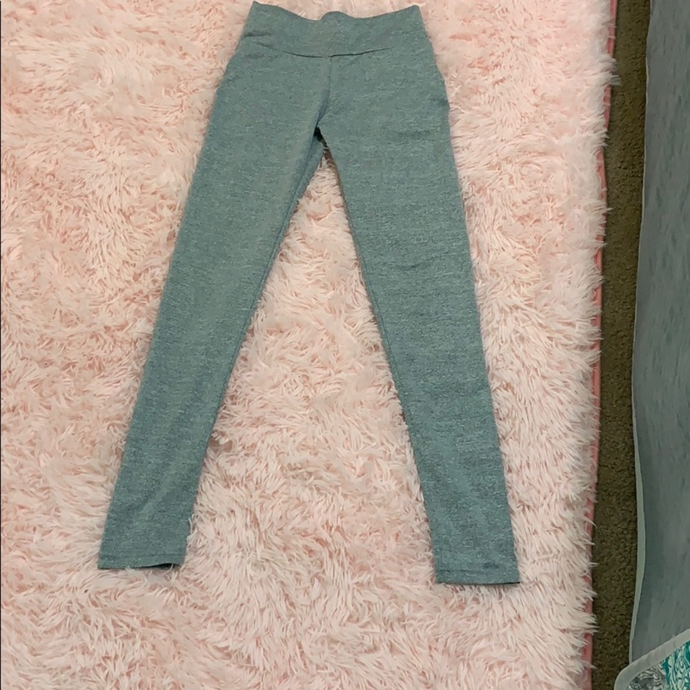 grey leggings